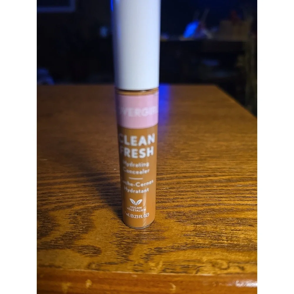 Clean Fresh Hydrating Concealer -‎ 420 Deep by CoverGirl - 0.23 oz Concealer